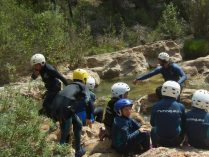 Preparación del descenso de rafting